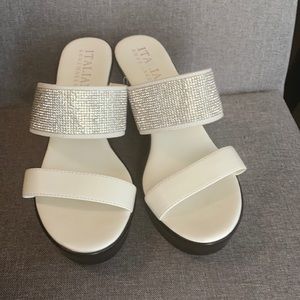 white high sandals with shiny sz 9 Italian